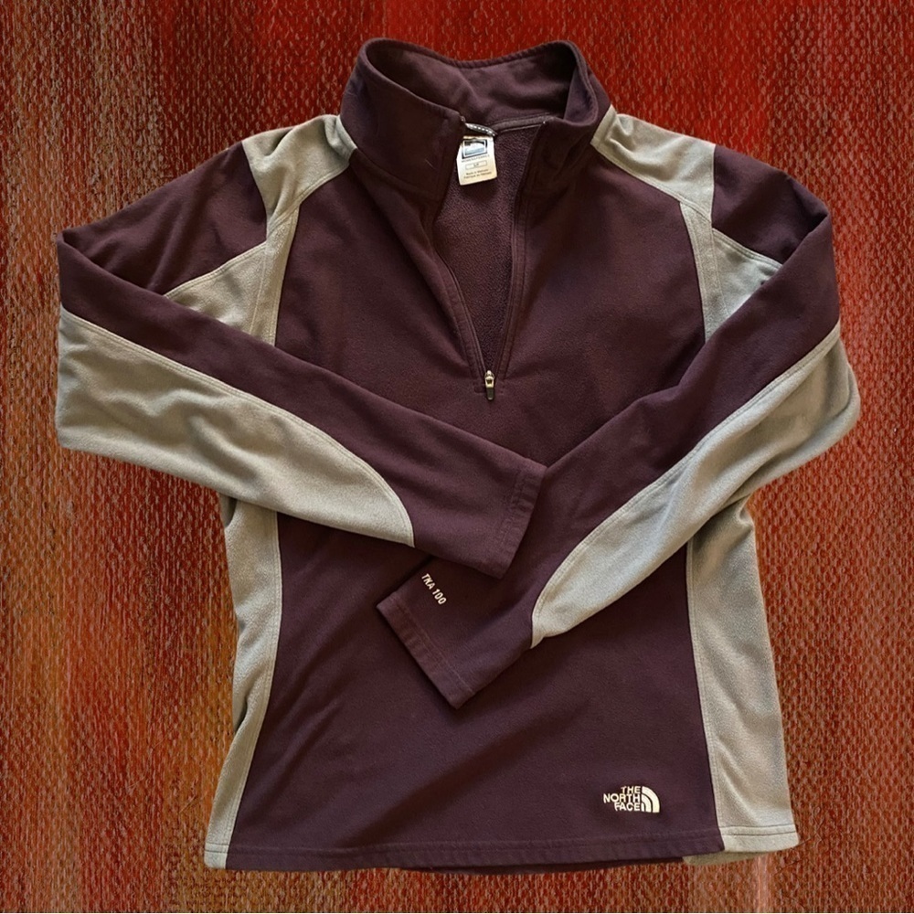 THE NORTH FACE Women’s 1/4 Zip Sweatshirt